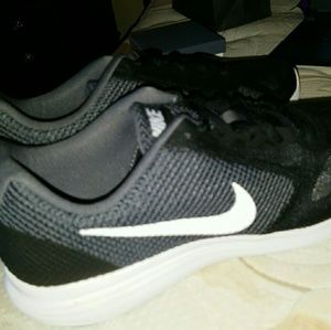 Nike tennis shoes